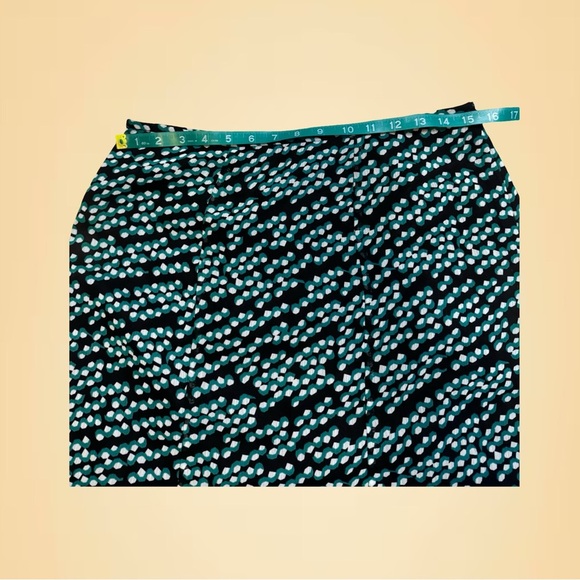 Le Suit Black and Green Patterned Midi Skirt - Picture 3 of 4